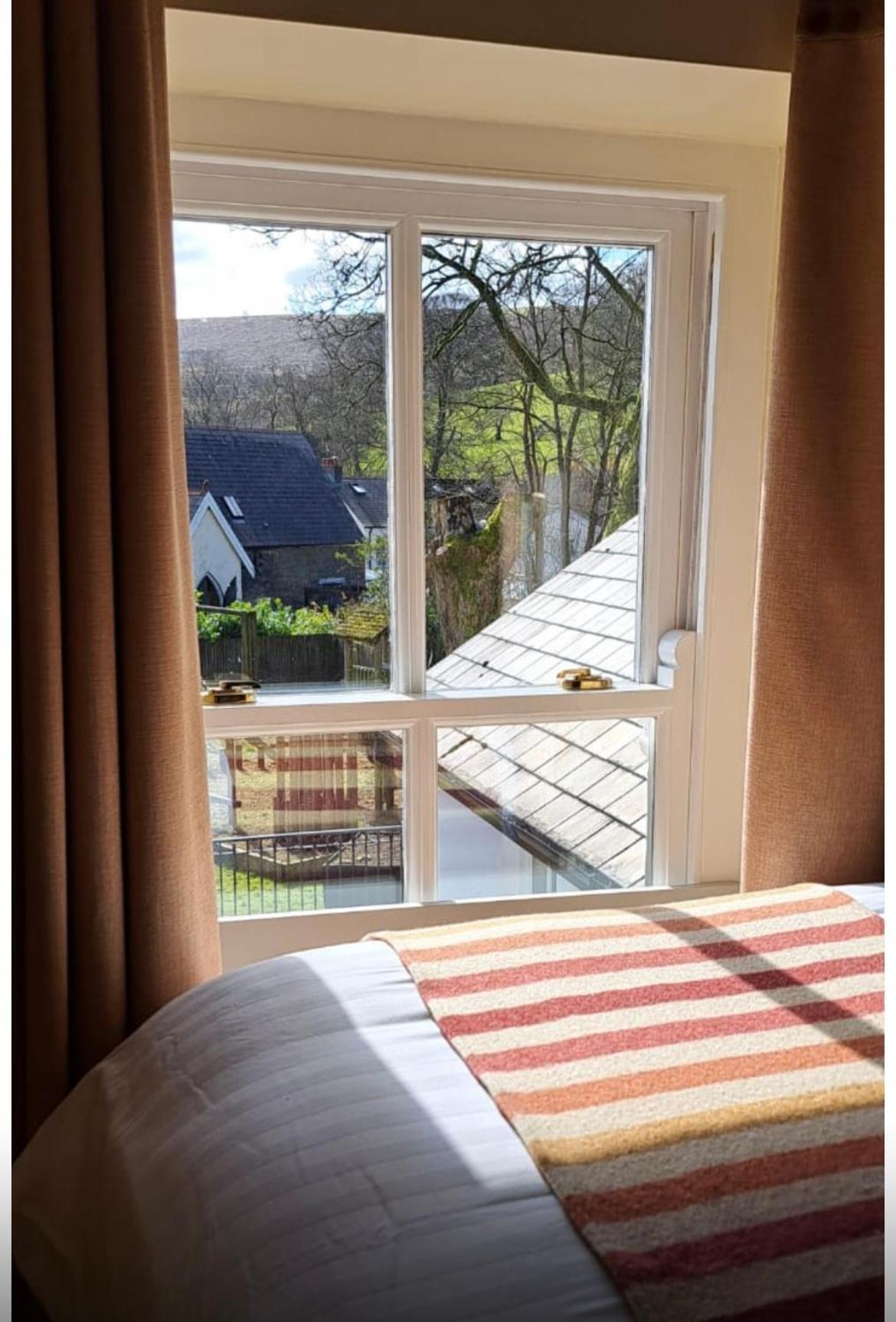 The Bedlinog Inn ภายนอก รูปภาพ